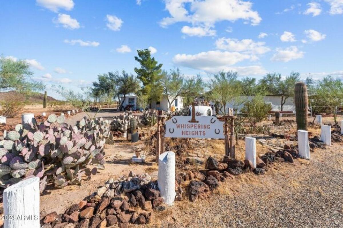 Picture of Home For Sale in Wittmann, Arizona, United States