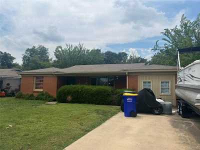 Home For Sale in White Settlement, Texas