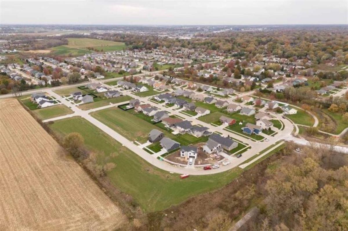 Picture of Residential Land For Sale in Iowa City, Iowa, United States