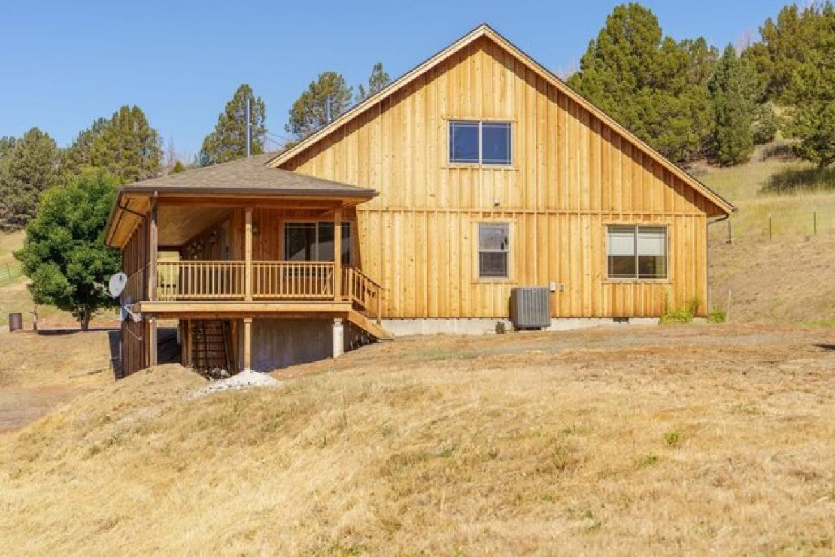 Picture of Home For Sale in Baker City, Oregon, United States