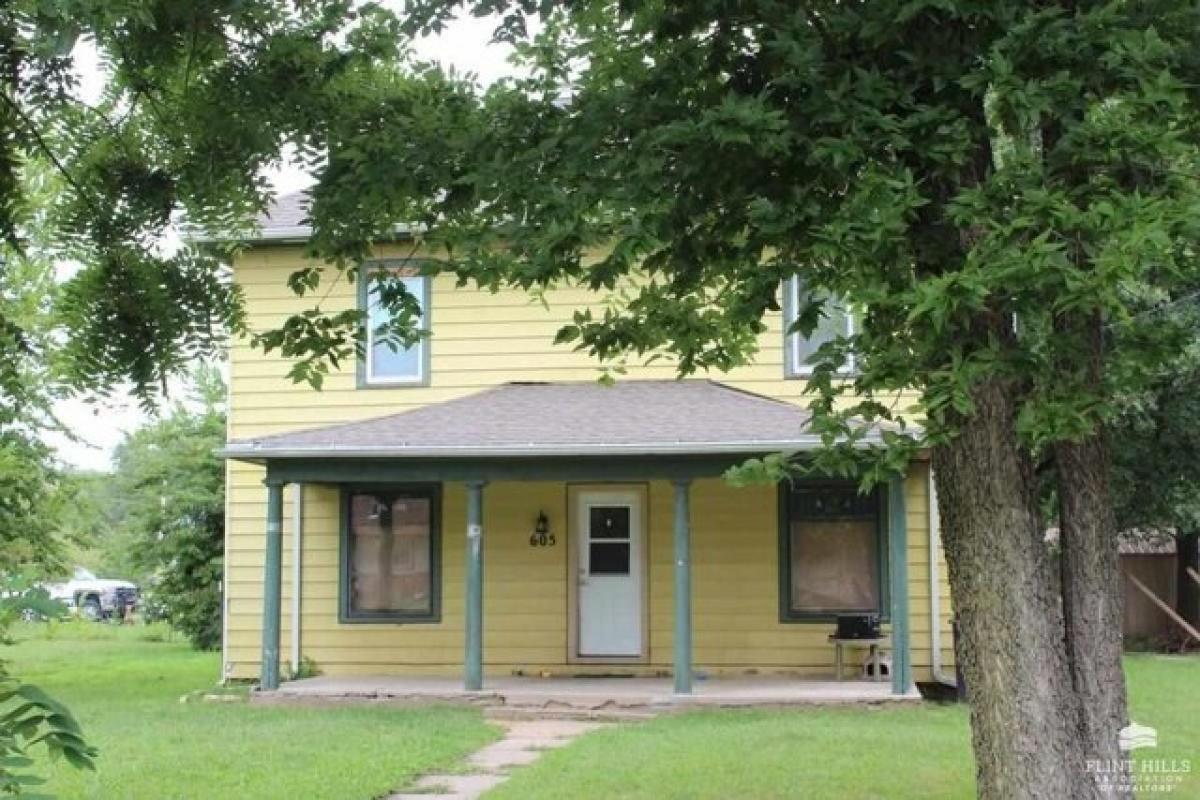 Picture of Home For Sale in Ogden, Kansas, United States