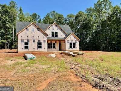 Home For Sale in Moreland, Georgia