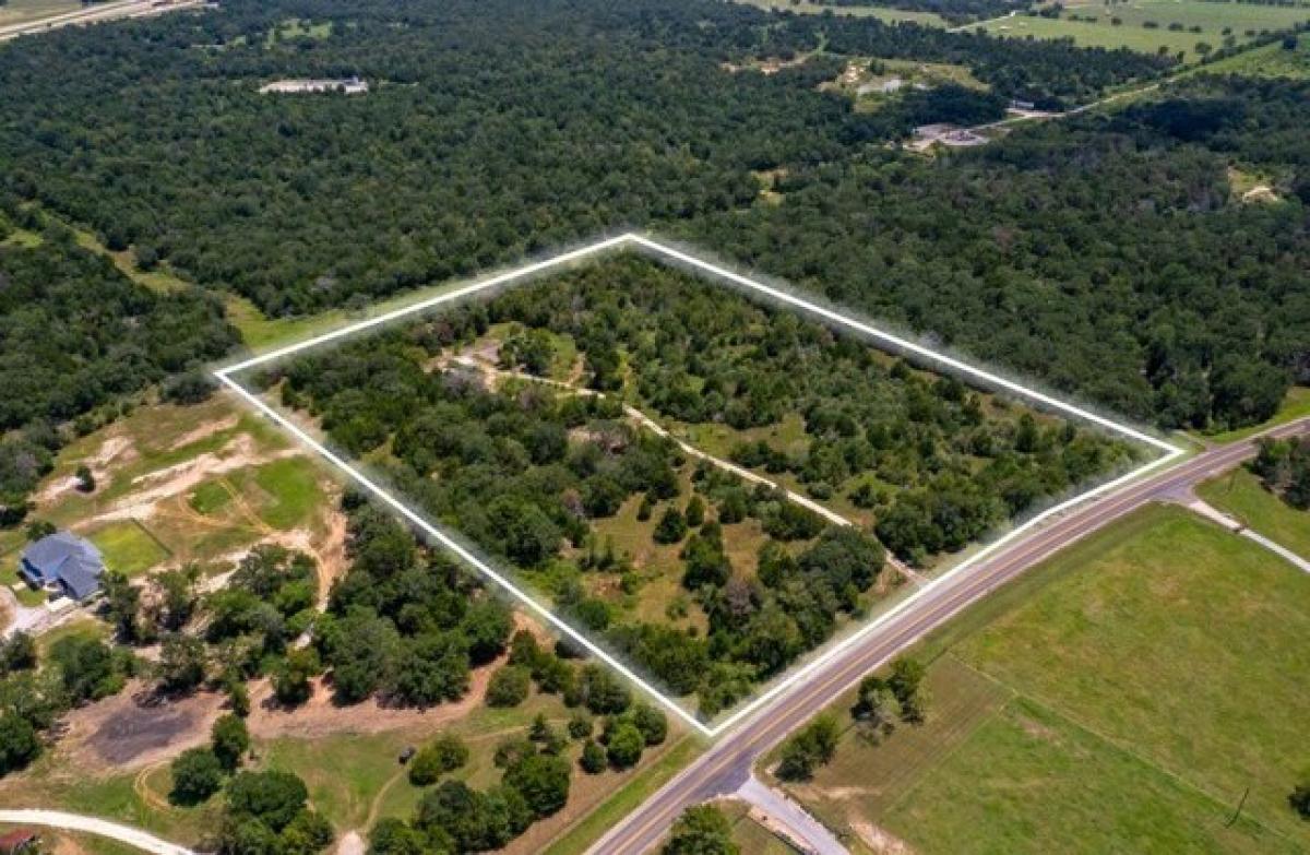 Picture of Residential Land For Sale in Navasota, Texas, United States