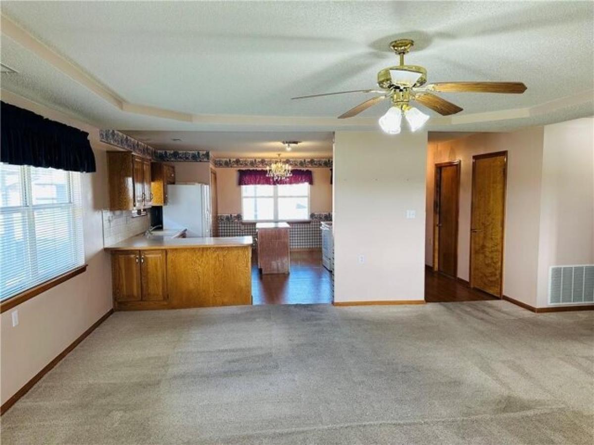 Picture of Home For Sale in Raymore, Missouri, United States