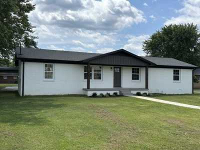 Home For Sale in Lawrenceburg, Tennessee