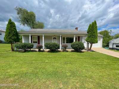 Home For Sale in Winfield, Pennsylvania