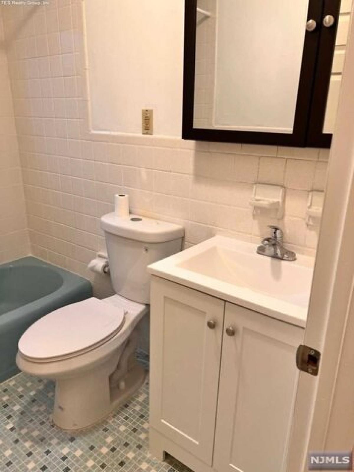 Picture of Home For Rent in Montvale, New Jersey, United States