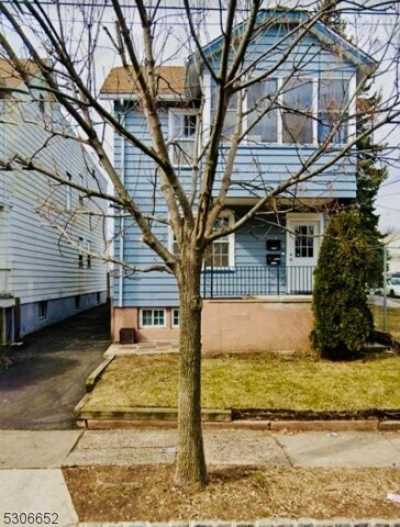 Home For Rent in Bloomfield, New Jersey