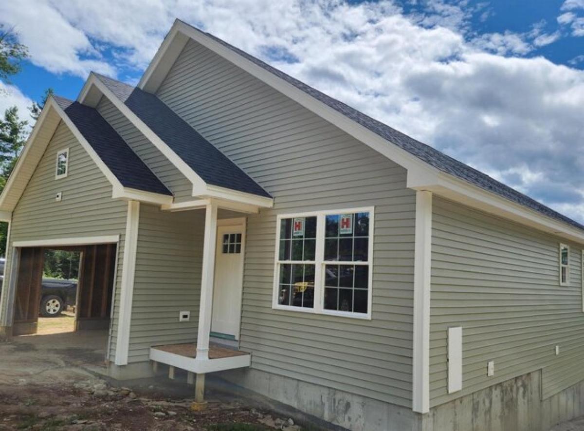 Picture of Home For Sale in Harrison, Maine, United States