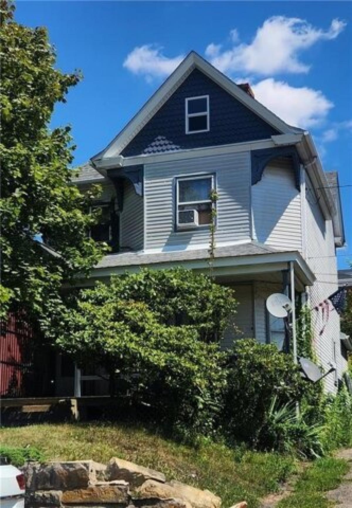 Picture of Home For Sale in Washington, Pennsylvania, United States