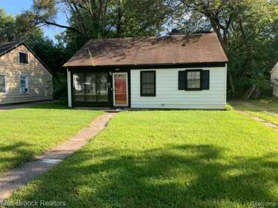 Home For Rent in Oak Park, Michigan