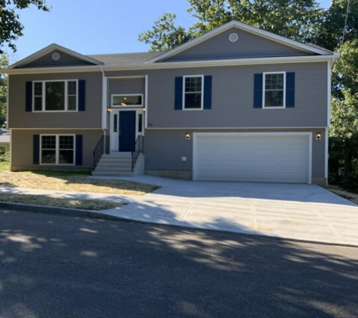 Picture of Home For Sale in West Haven, Connecticut, United States