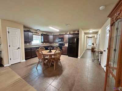 Home For Sale in Prairieville, Louisiana