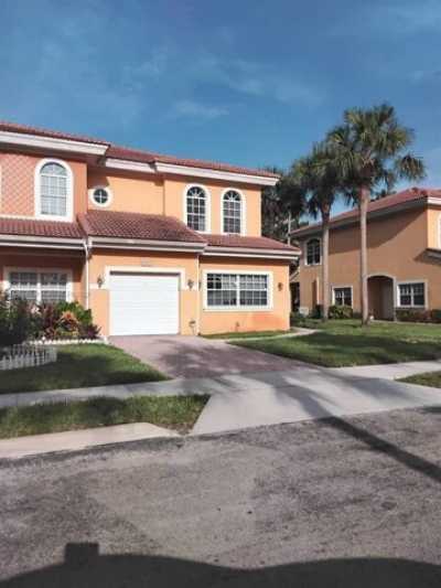 Home For Sale in Greenacres, Florida