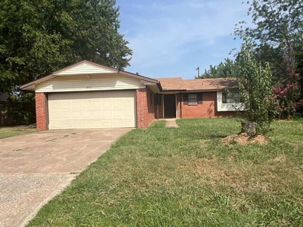 Picture of Home For Rent in Moore, Oklahoma, United States