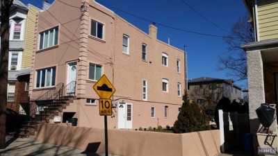 Home For Rent in Cliffside Park, New Jersey