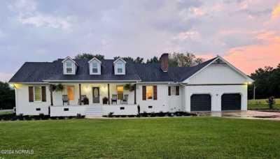 Home For Sale in Four Oaks, North Carolina