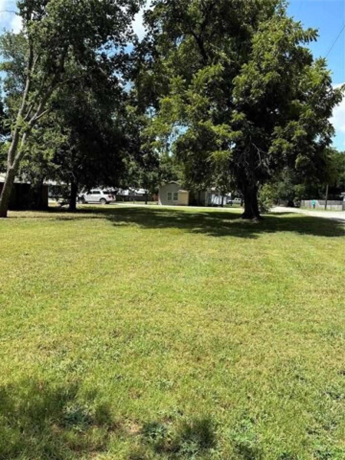 Picture of Residential Land For Sale in Saint Jo, Texas, United States