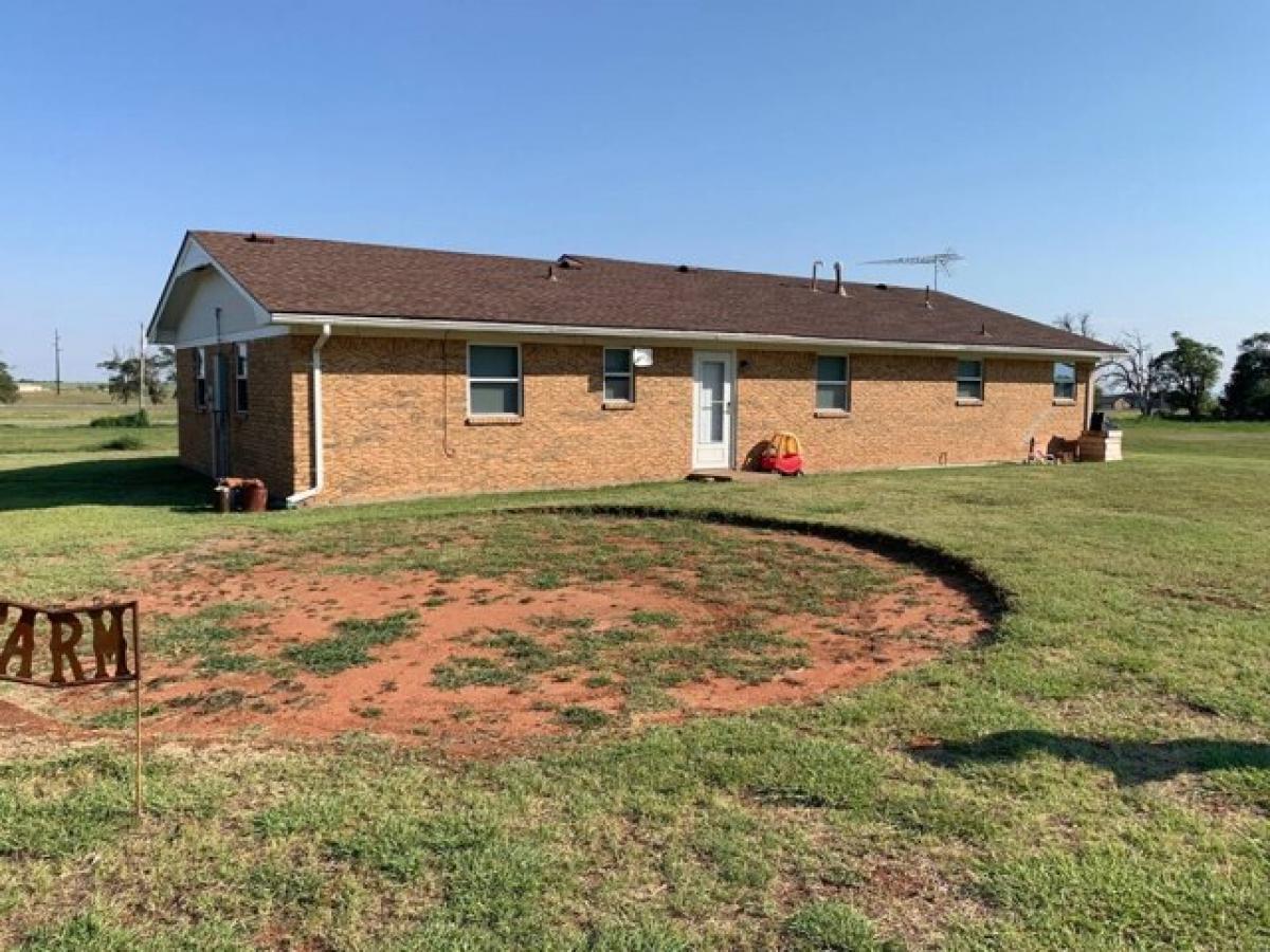 Picture of Home For Sale in Sayre, Oklahoma, United States