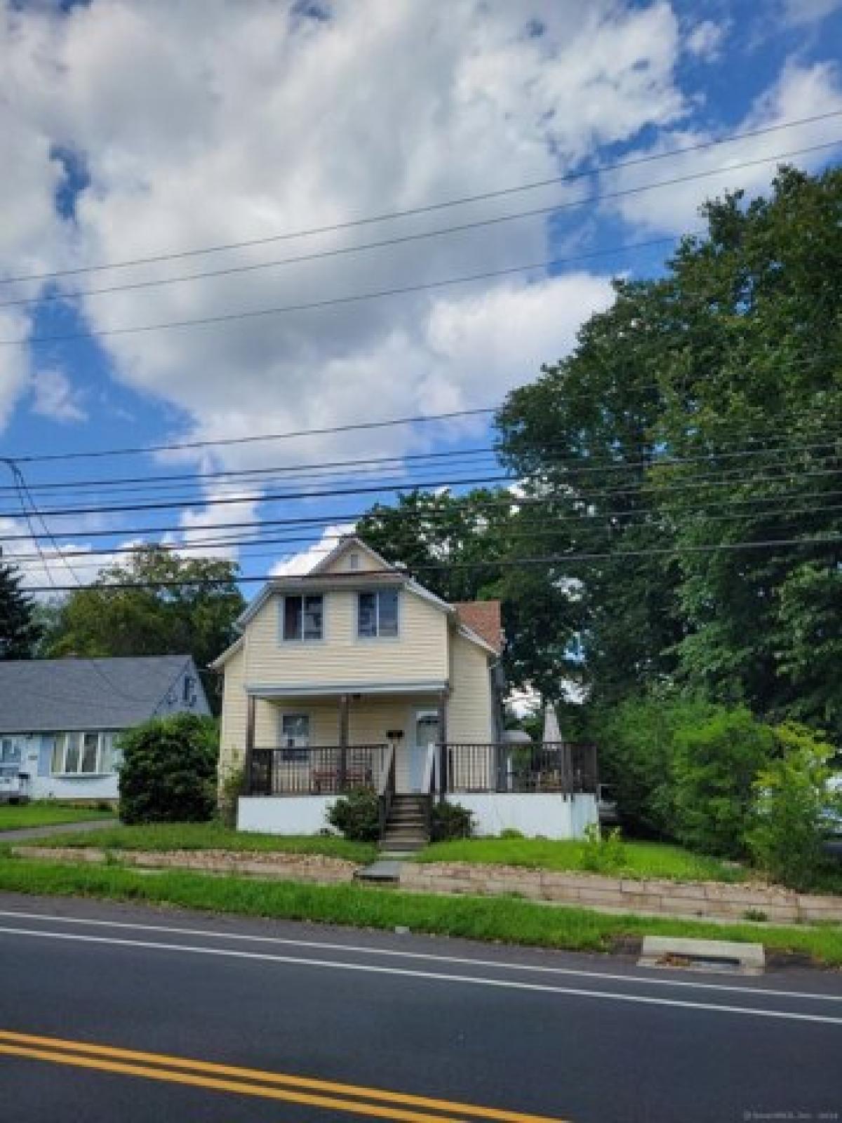 Picture of Home For Sale in New Britain, Connecticut, United States