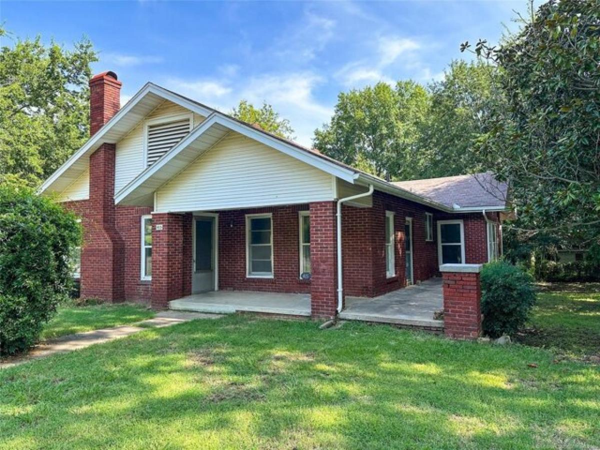 Picture of Home For Sale in McAlester, Oklahoma, United States