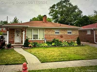 Home For Sale in Harper Woods, Michigan