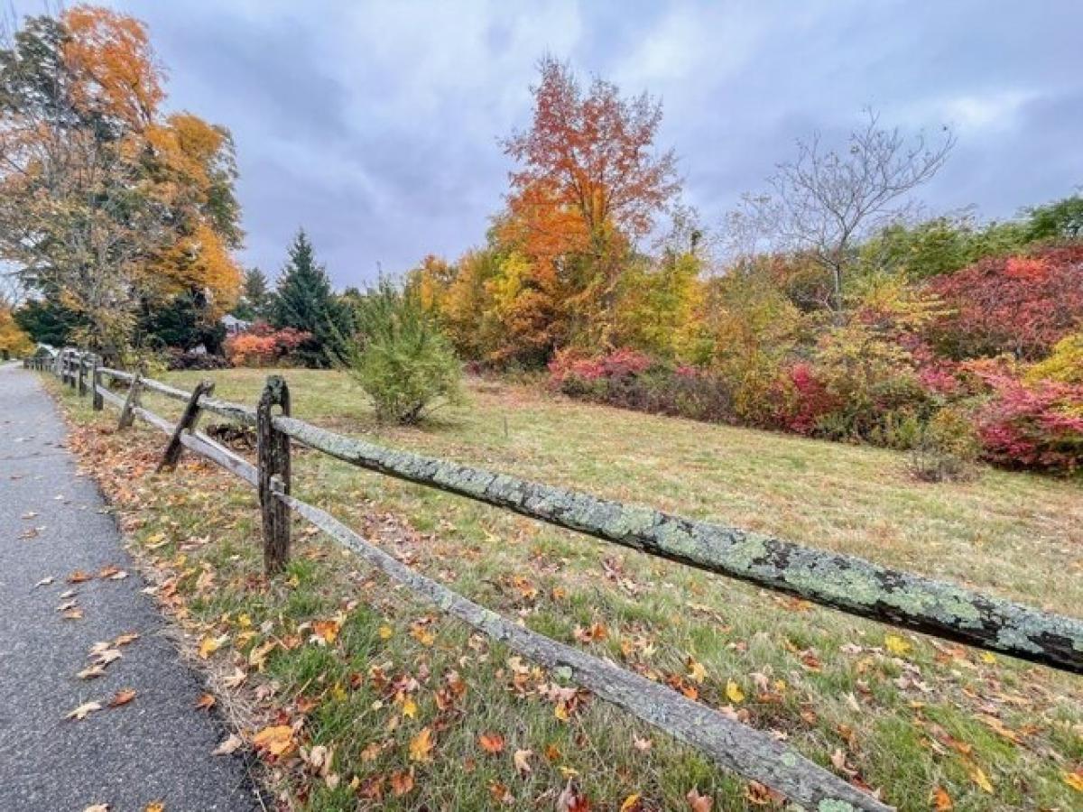 Picture of Residential Land For Sale in Wilbraham, Massachusetts, United States