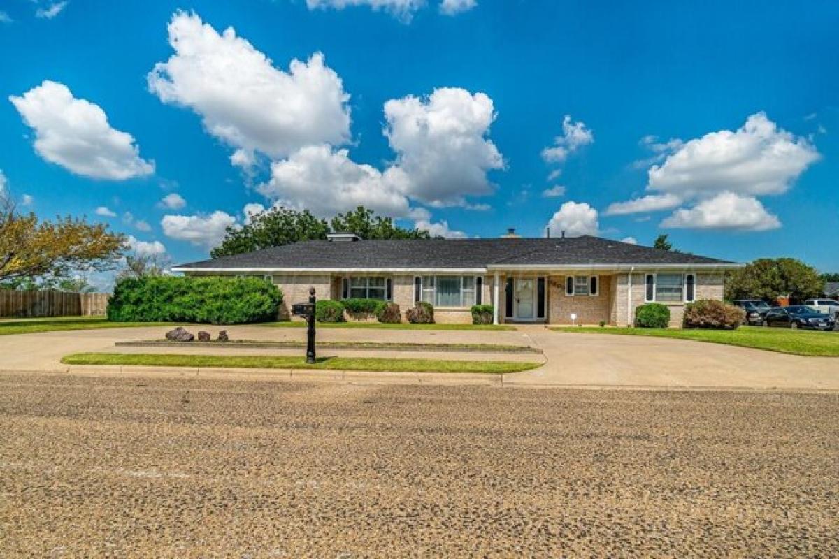 Picture of Home For Sale in Borger, Texas, United States