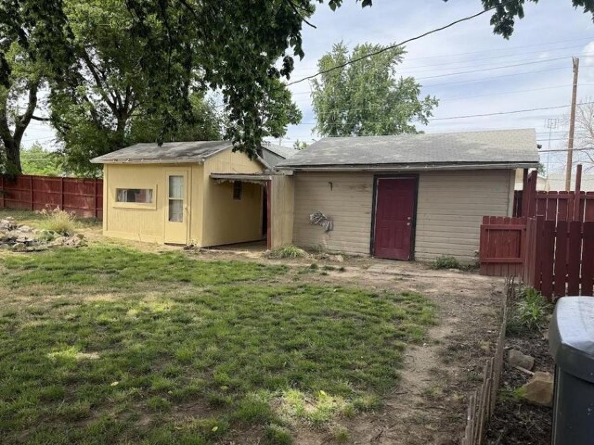 Picture of Home For Sale in Enid, Oklahoma, United States