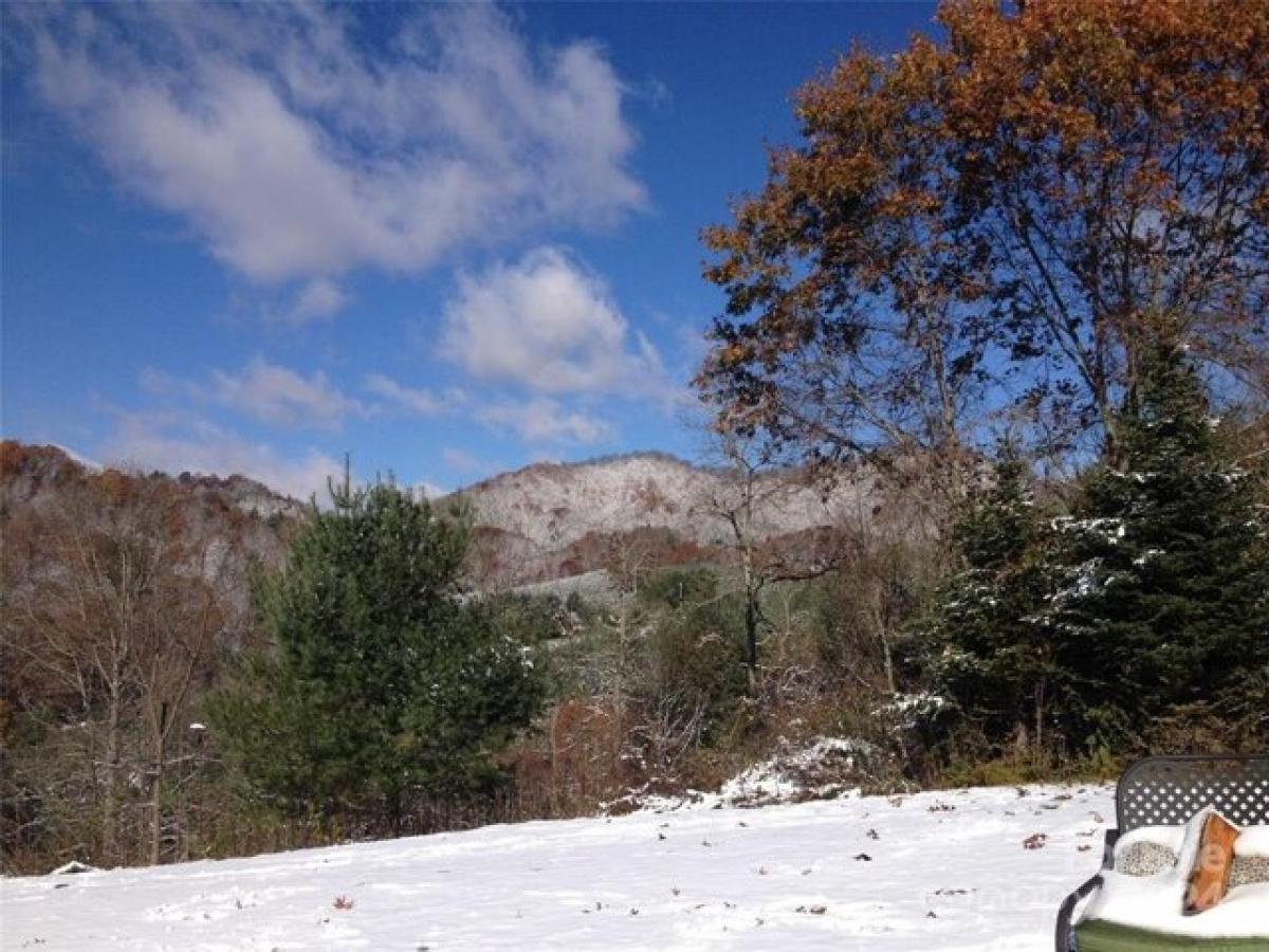 Picture of Home For Sale in Bakersville, North Carolina, United States