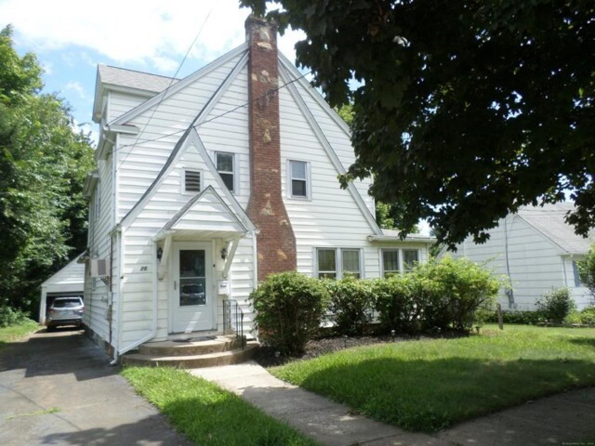 Picture of Home For Sale in Hamden, Connecticut, United States