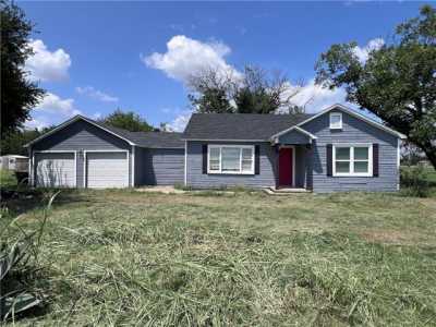 Home For Sale in West, Texas