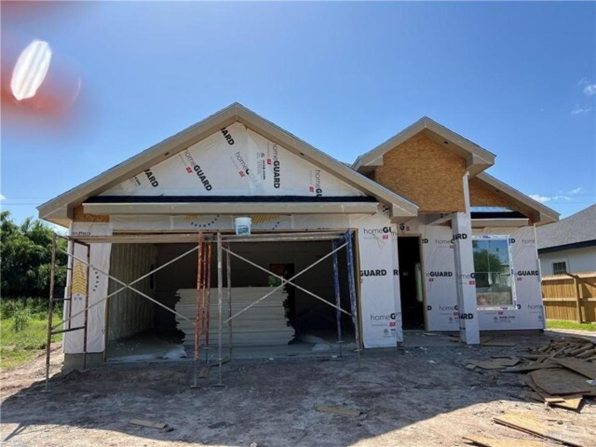 Picture of Home For Sale in Alamo, Texas, United States