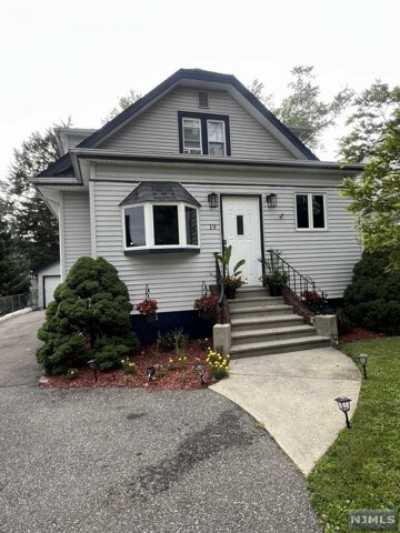 Home For Rent in North Haledon, New Jersey