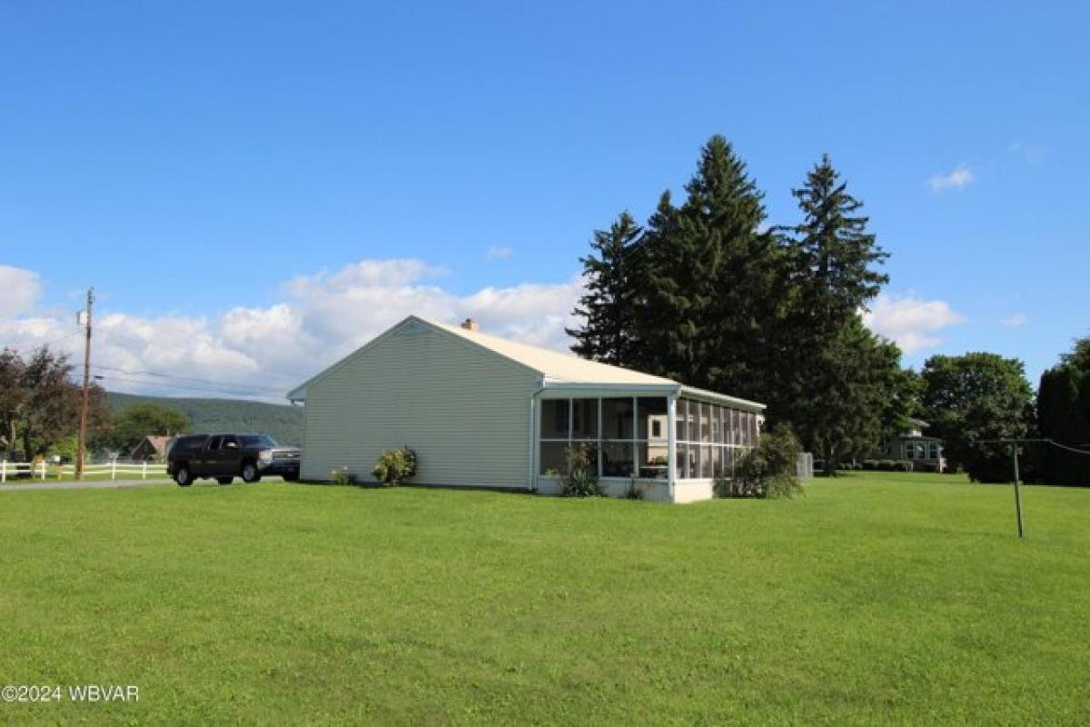 Picture of Home For Sale in Mill Hall, Pennsylvania, United States