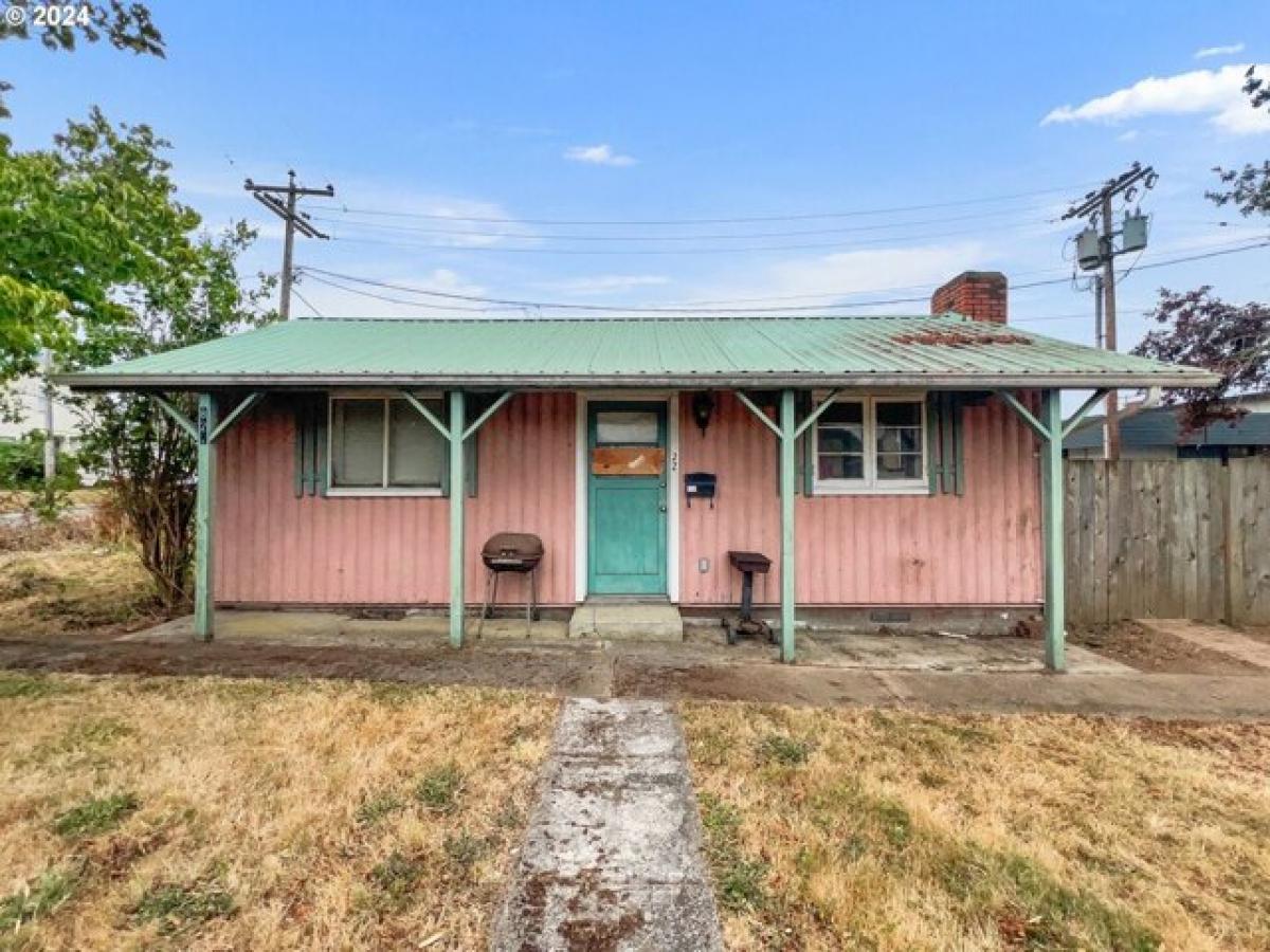 Picture of Home For Sale in Myrtle Point, Oregon, United States