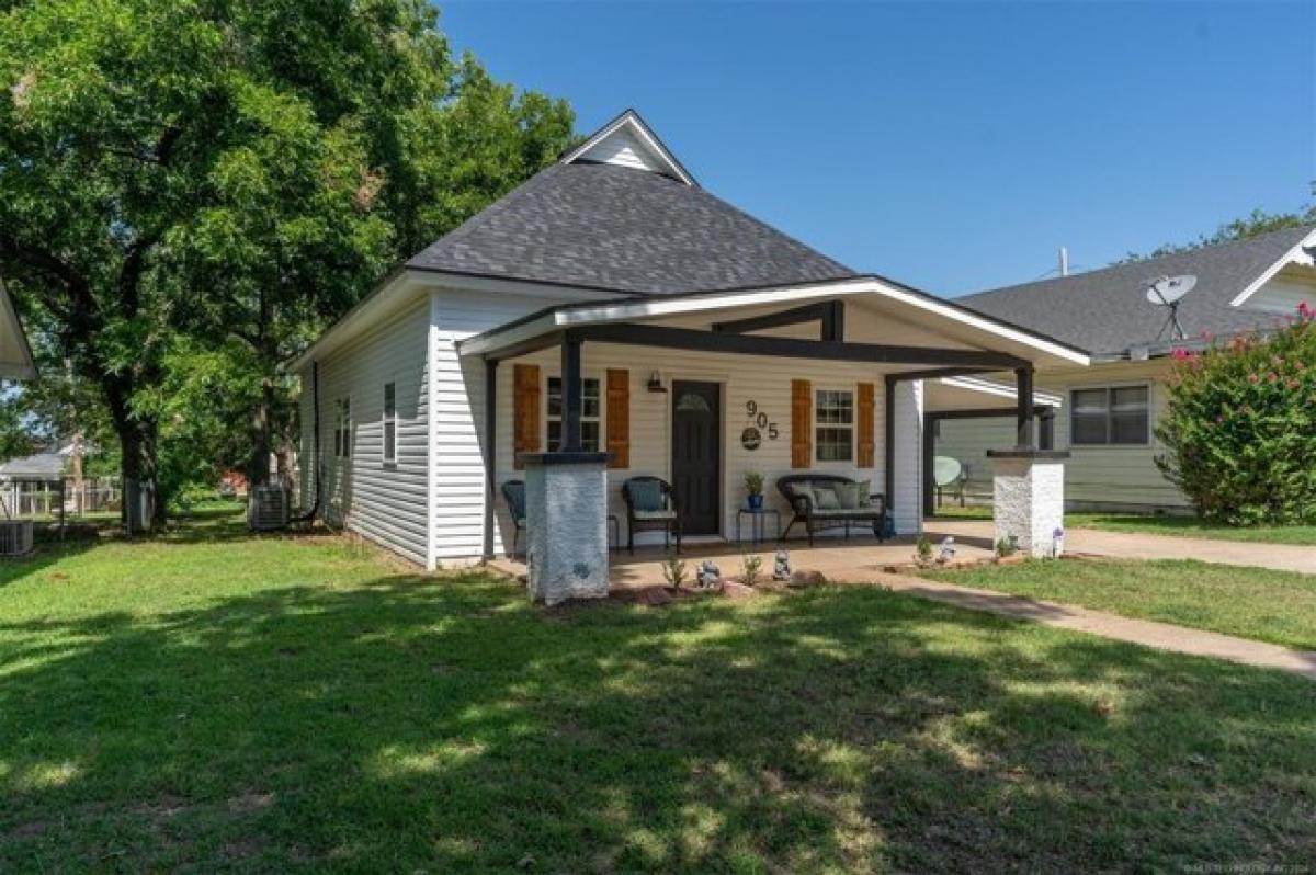 Picture of Home For Sale in Prague, Oklahoma, United States