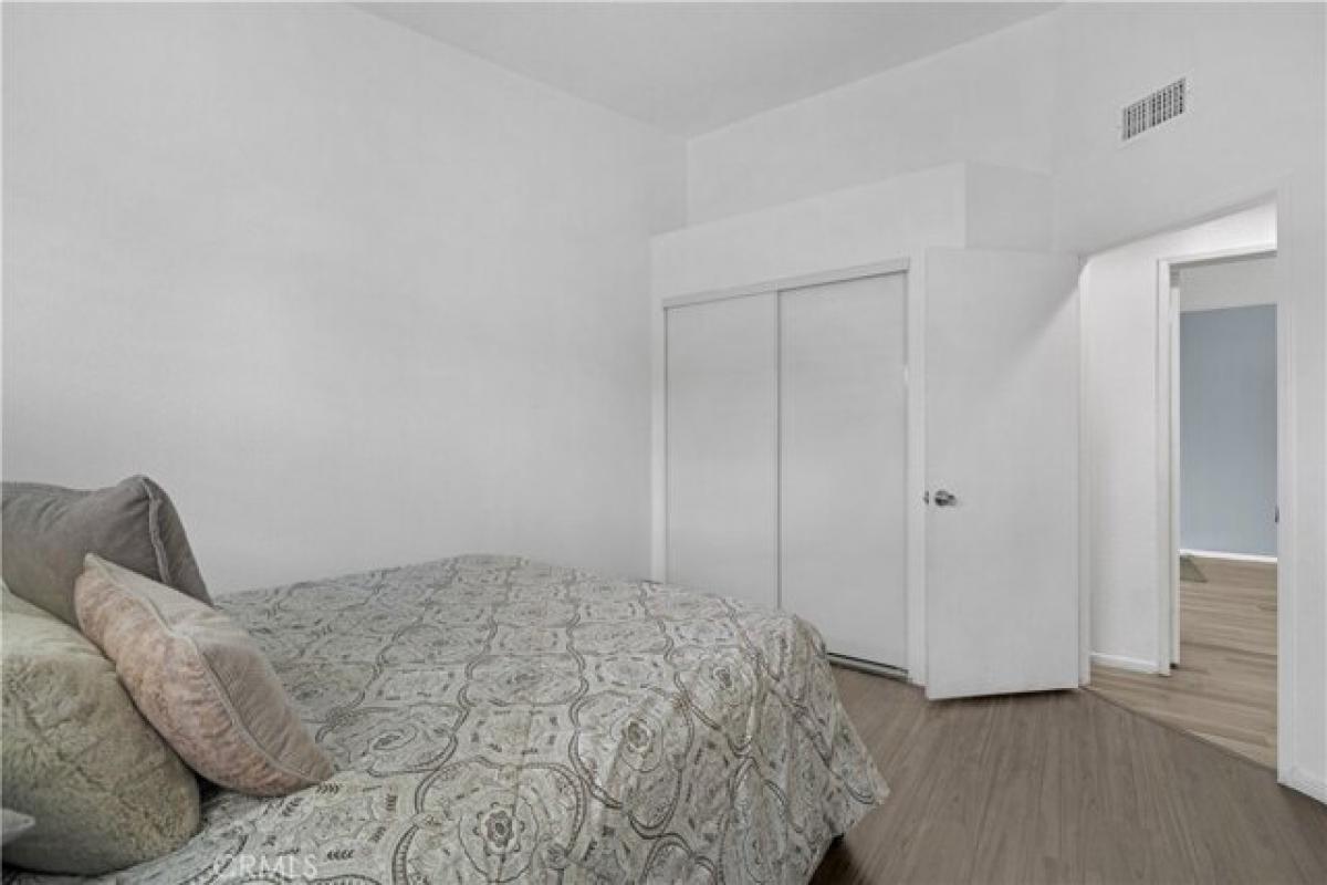 Picture of Home For Rent in Fontana, California, United States