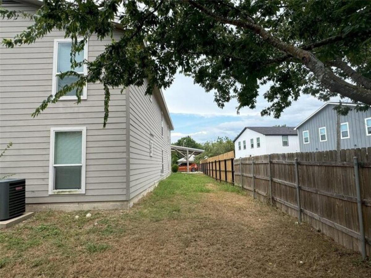 Picture of Home For Sale in Taylor, Texas, United States