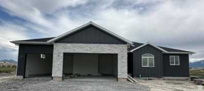 Home For Sale in Grantsville, Utah