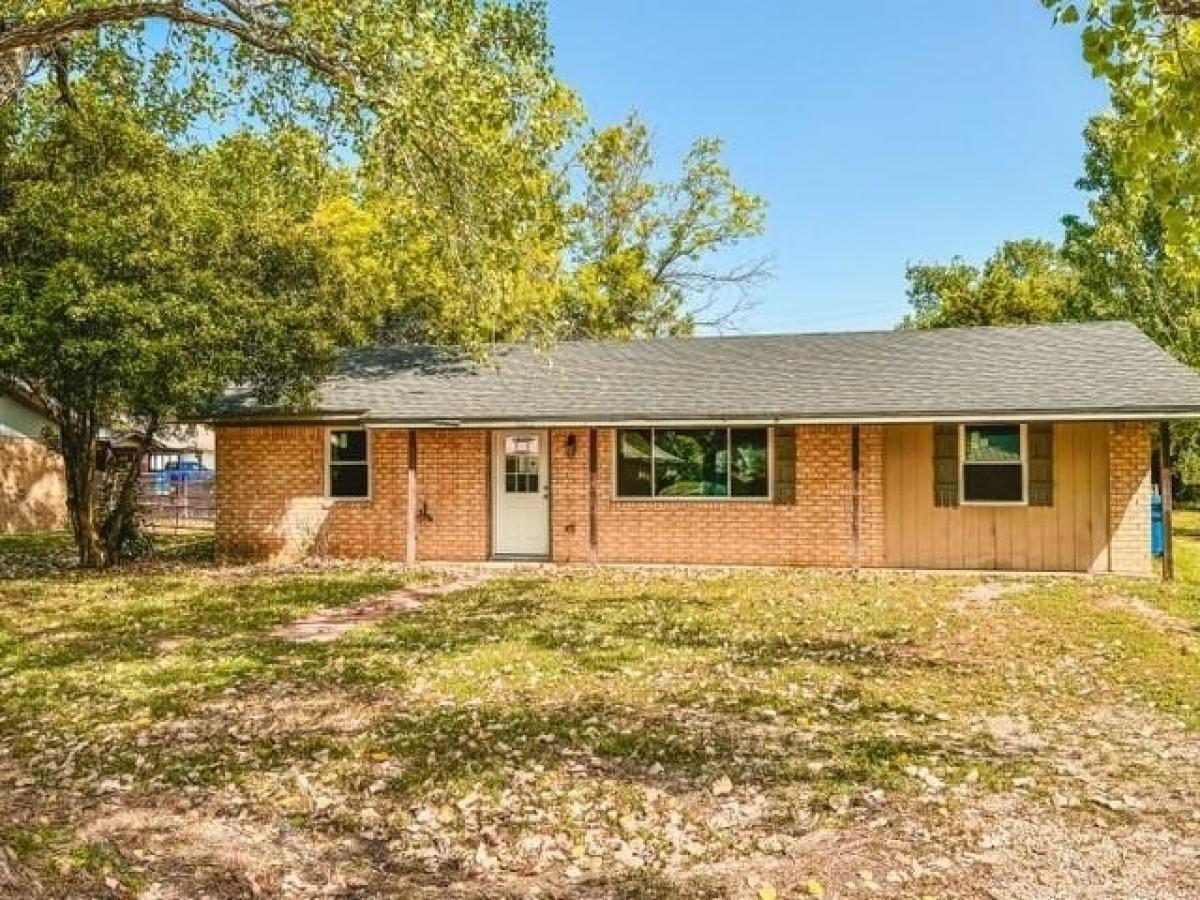 Picture of Home For Sale in Blooming Grove, Texas, United States