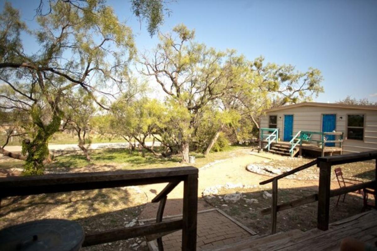 Picture of Home For Sale in Mertzon, Texas, United States