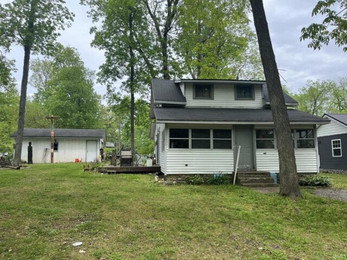 Picture of Home For Sale in Wolcottville, Indiana, United States