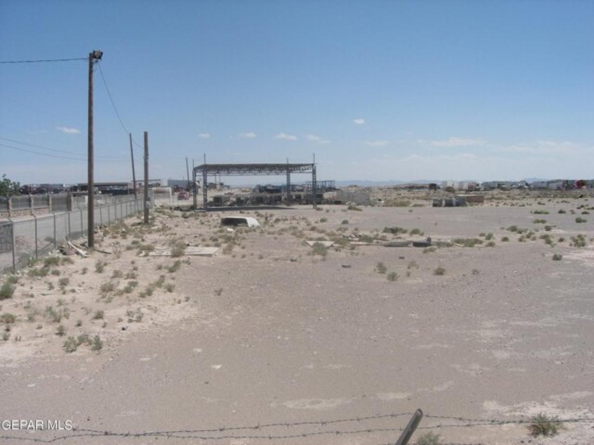 Picture of Residential Land For Sale in El Paso, Texas, United States