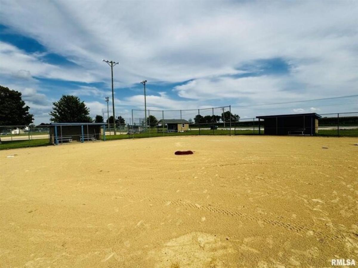 Picture of Residential Land For Sale in Knoxville, Illinois, United States