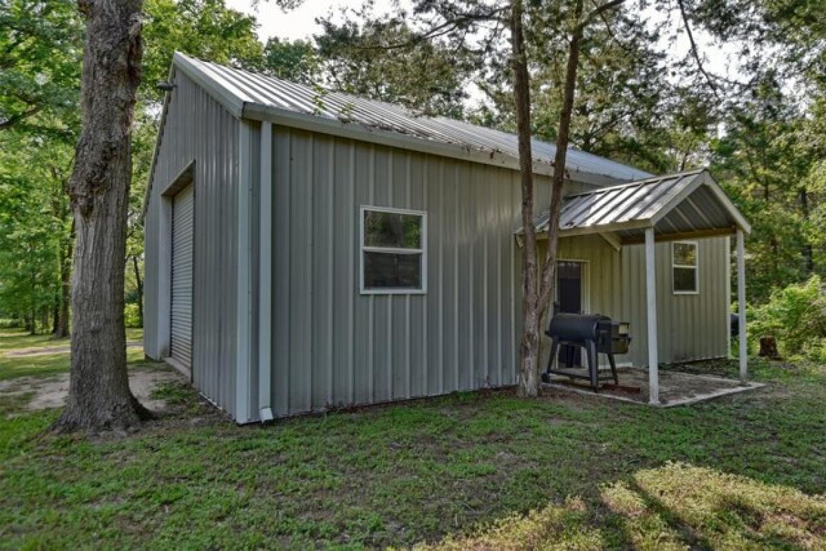 Picture of Home For Sale in Brenham, Texas, United States