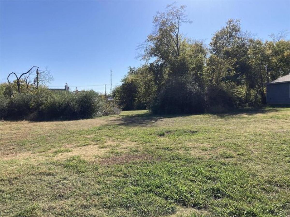 Picture of Residential Land For Sale in Greenville, Texas, United States