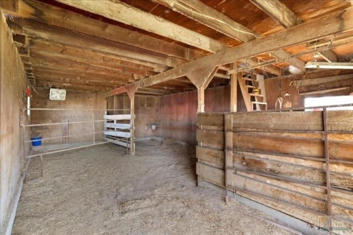 Picture of Home For Sale in Huntley, Montana, United States