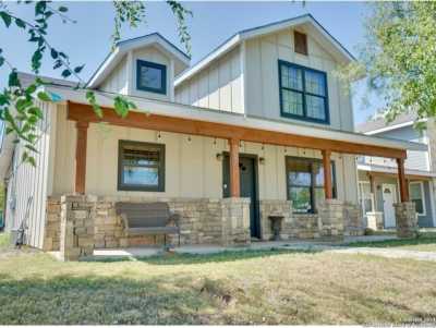 Home For Sale in Uvalde, Texas