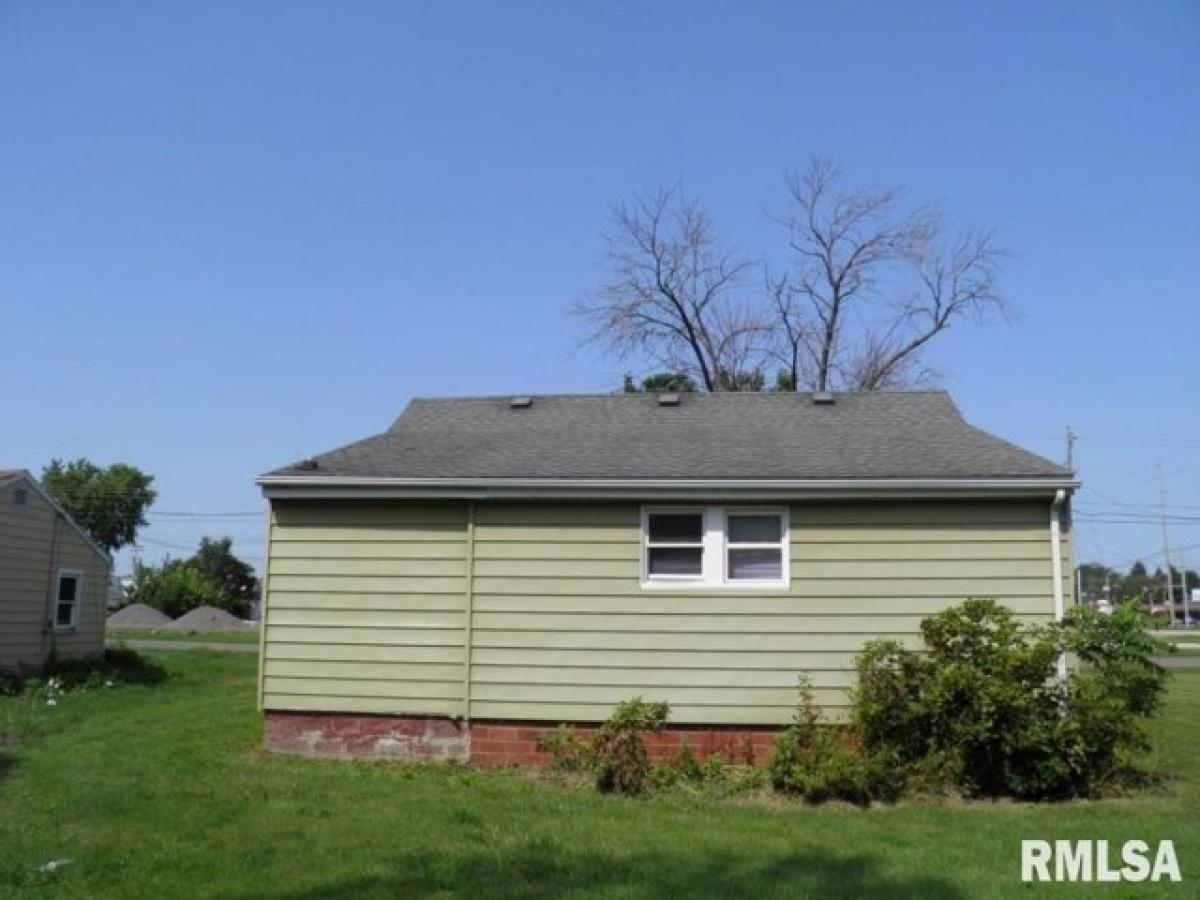 Picture of Home For Sale in Galesburg, Illinois, United States